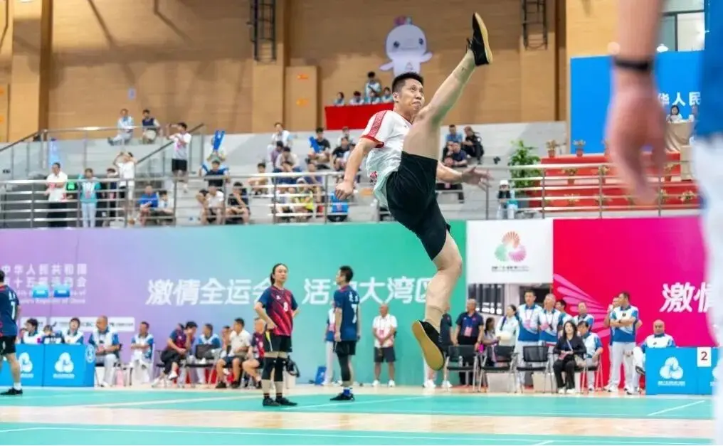 极投身于全, 届广州市职, AA